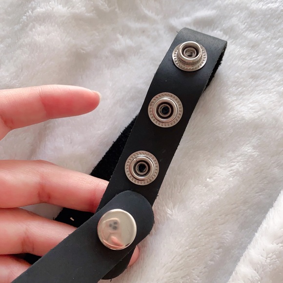 Leather Choker - Picture 3 of 4